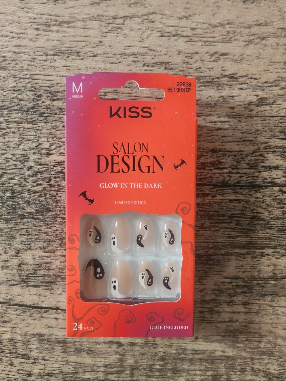 Kiss Glow-In-The-Dark Press-On Nails — White with Black Ghosts